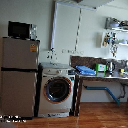 Studio Apartment 12 Floor Close To Mrt In Hua Mak Bangkok Luaran gambar
