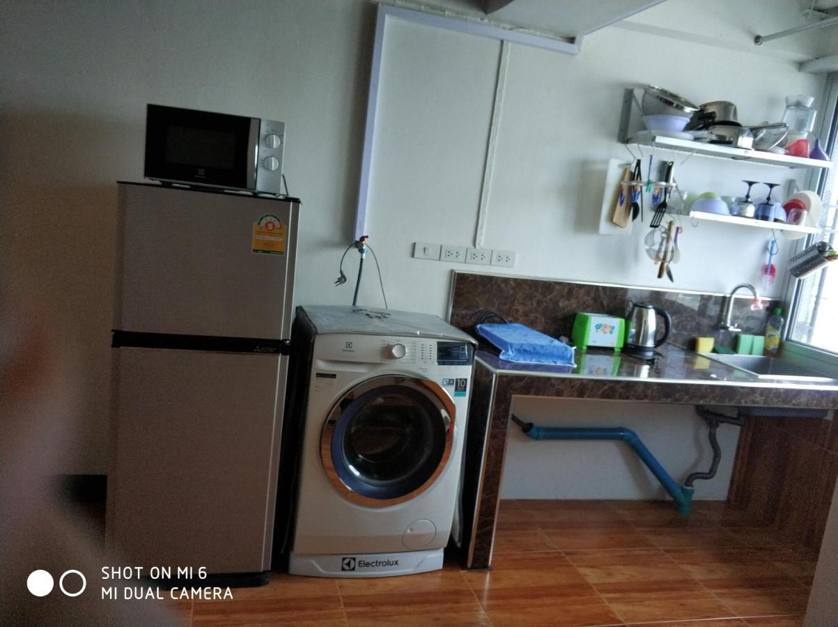 Studio Apartment 12 Floor Close To Mrt In Hua Mak Bangkok Luaran gambar